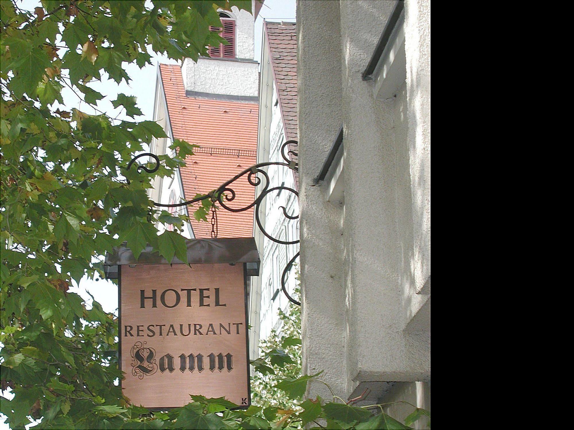غينغن آن در برنتس Hotel Und Restaurant Lamm المظهر الخارجي الصورة
