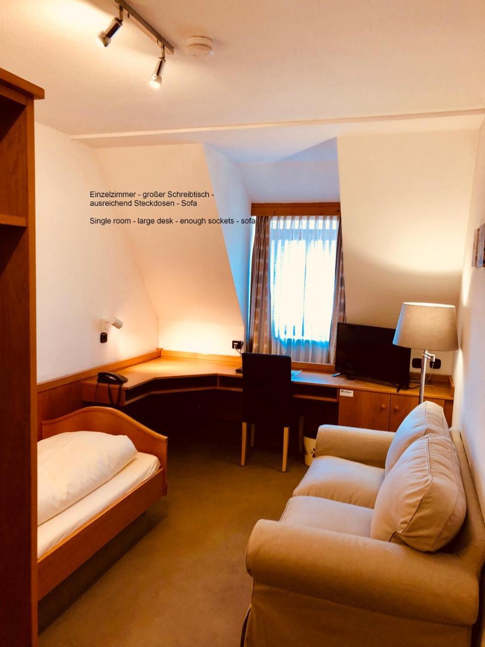 غينغن آن در برنتس Hotel Und Restaurant Lamm المظهر الخارجي الصورة